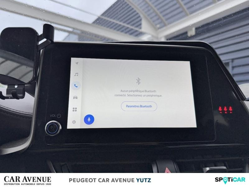 Occasion TOYOTA C-HR 184h Distinctive 2WD E-CVT MY22 2022 Blanc Lunaire nacré bi-ton 23790 € à Yutz