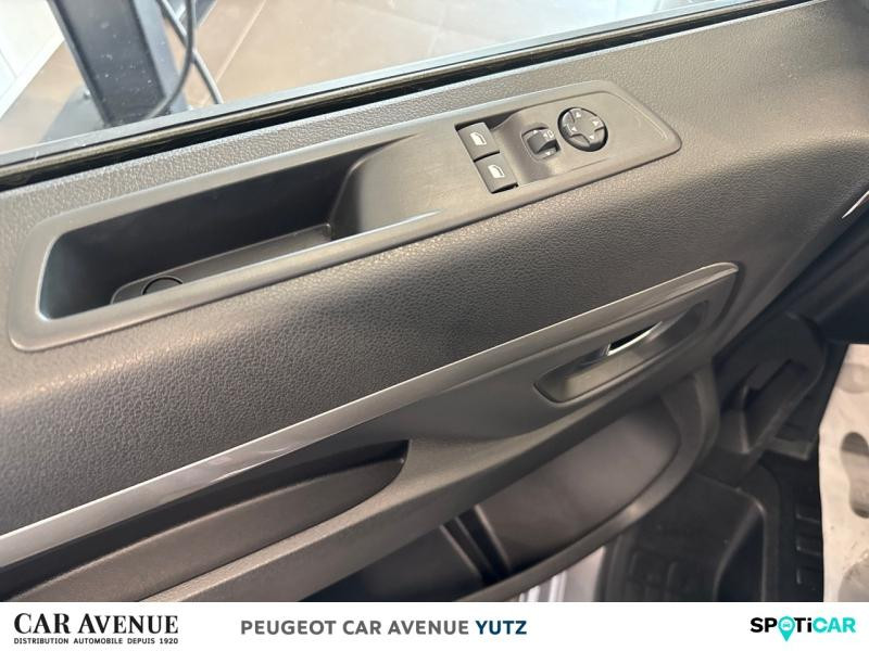 Occasion PEUGEOT Expert Fg M 136ch (100kW) Batterie 75 kWh Tech Edition 2025 Gris Acier métal 34665 € à Yutz