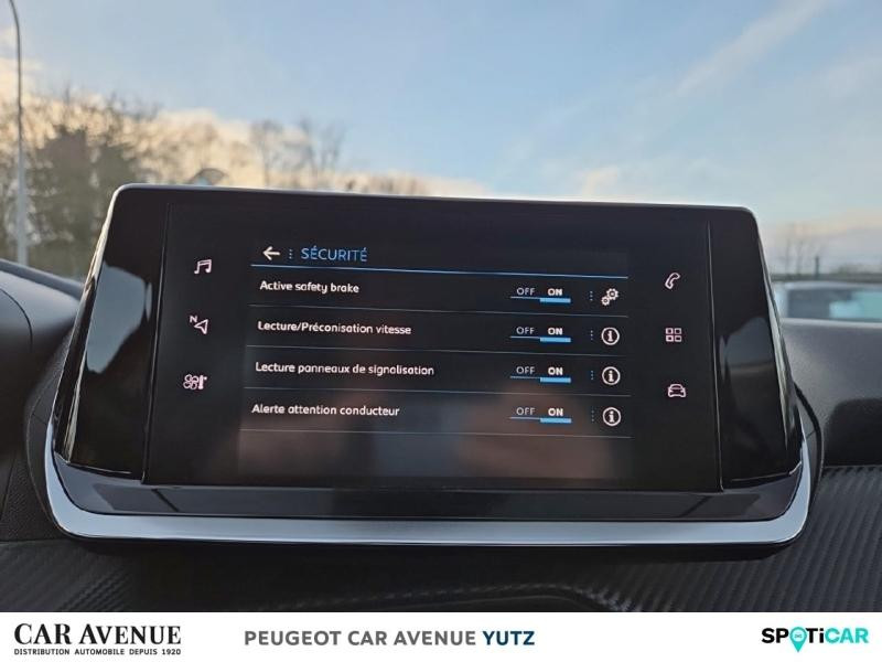 Occasion PEUGEOT 208 1.2 PureTech 75ch S&S Style 2022 Jaune 12390 € à Yutz