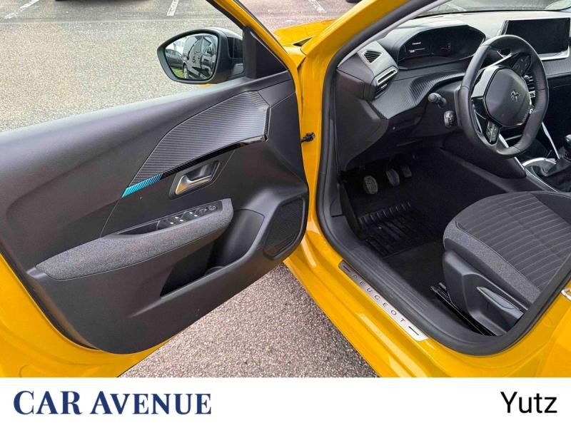 Used PEUGEOT 208 1.2 PureTech 75ch S&S Style 2022 Jaune € 12490 in Yutz