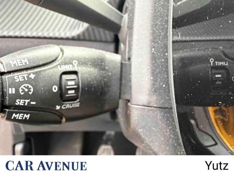 Used PEUGEOT 208 1.2 PureTech 75ch S&S Style 2022 Jaune € 12490 in Yutz