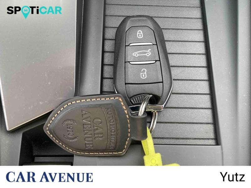 Used PEUGEOT 308 PHEV 180ch Allure Pack e-EAT8 2022 Blanc Nacré (S) € 20990 in Yutz