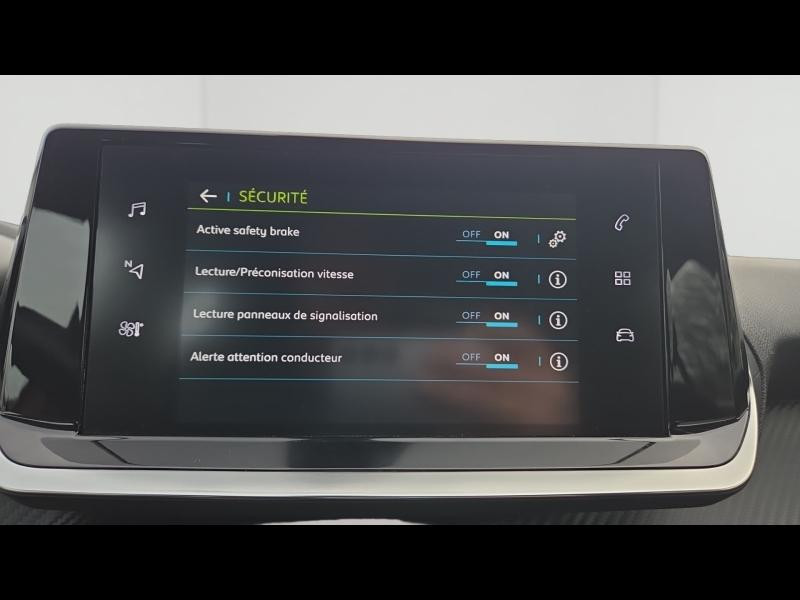 Used PEUGEOT 208 e-208 136ch Active 2021 Rouge Elixir (V) € 13090 in Yutz