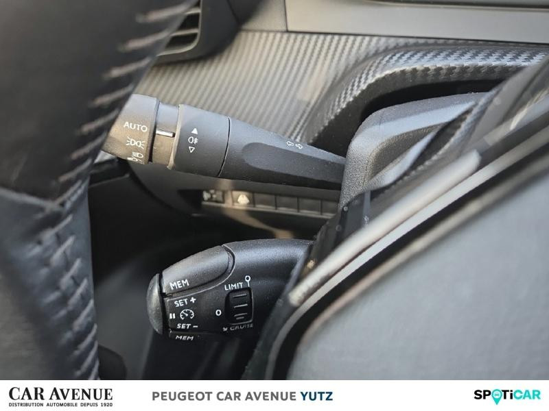 Used PEUGEOT 2008 1.2 PureTech 100ch S&S Style 2021 Noir Perla Nera (M) € 12390 in Yutz