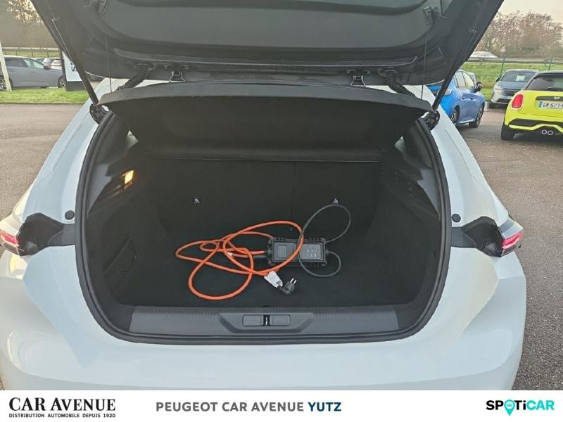Used PEUGEOT 308 PHEV 180ch Active Pack e-EAT8 2022 Blanc Banquise (O) € 20490 in Yutz