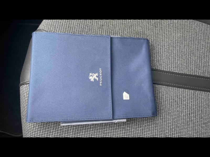 Occasion PEUGEOT 3008 1.2 PureTech 130ch E6.c Allure S&S 2019 Noir Perla Nera (M) 12990 € à Yutz