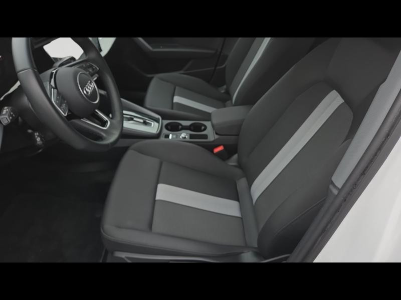 Occasion AUDI A3 Sportback 30 TFSI 116ch Hybride Business Executive S tronic 7 2024 Blanc Arkona 26990 € à Yutz