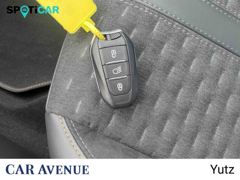 Occasion PEUGEOT 208 1.2 PureTech 100ch S&S Roadtrip EAT8 2021 Blanc nacré 13990 € à Yutz