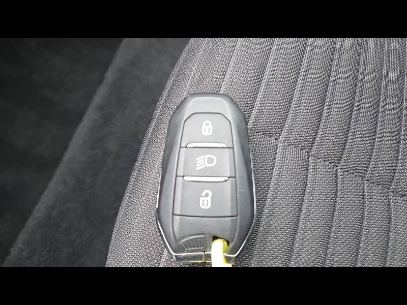 Used PEUGEOT 208 e-208 136ch Style 2021 Blanc Banquise (O) € 13290 in Yutz