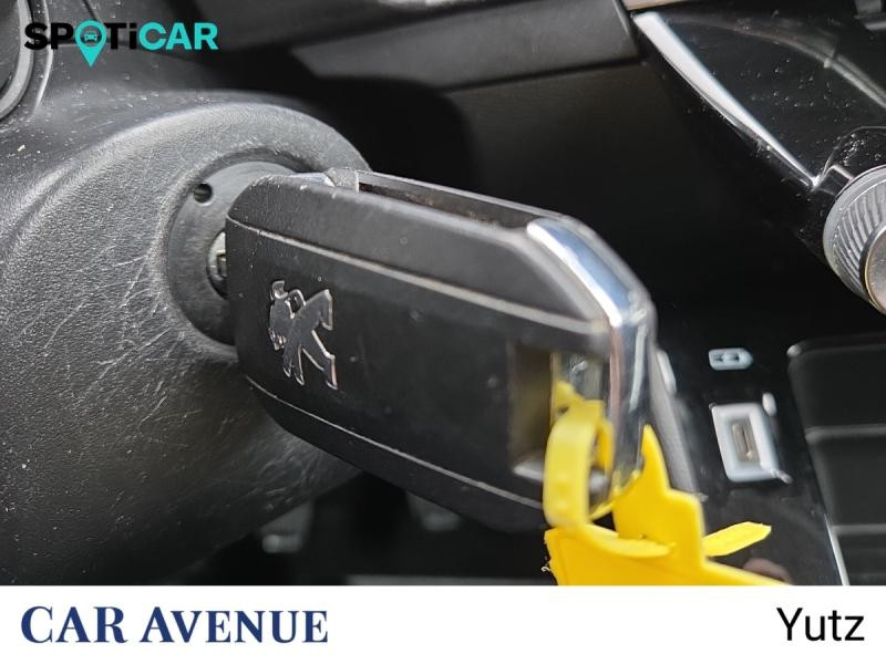 Occasion PEUGEOT 2008 1.2 PureTech 100ch S&S Style 2021 Noir Perla Nera (M) 13990 € à Yutz