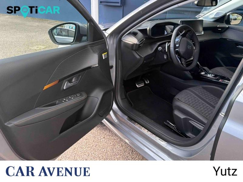 Used PEUGEOT 208 1.2 PureTech 100ch S&S Roadtrip EAT8 2021 Gris Artense (M) € 15490 in Yutz