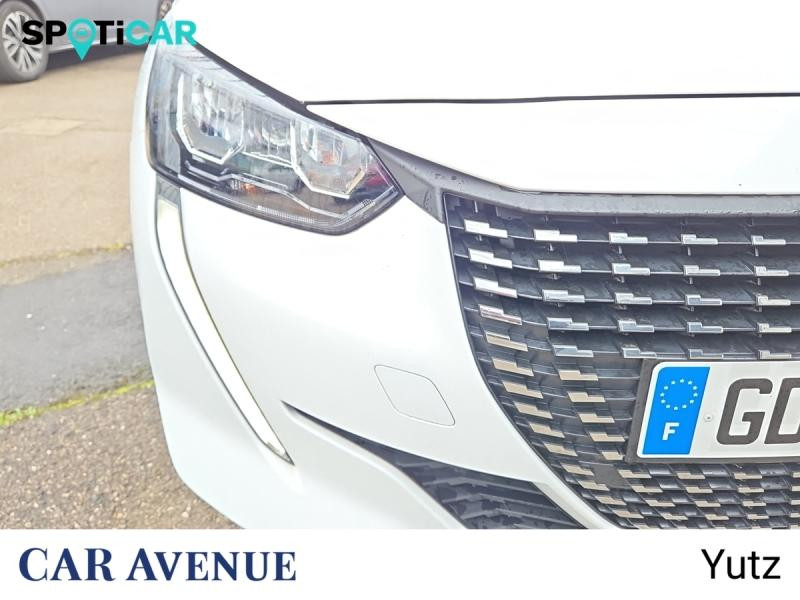 Used PEUGEOT 208 1.2 PureTech 75ch S&S Style 2021 Blanc Banquise (O) € 11990 in Yutz