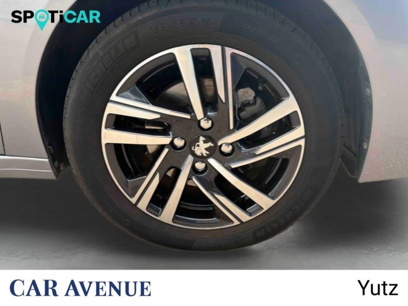 Used PEUGEOT 208 1.2 PureTech 100ch S&S Roadtrip EAT8 2021 Gris Artense (M) € 15490 in Yutz