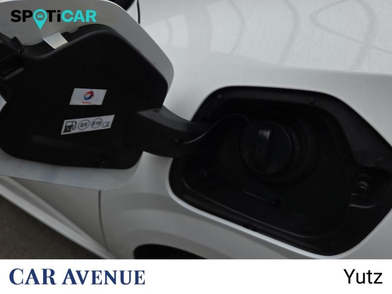 Used PEUGEOT 208 1.2 PureTech 75ch S&S Style 2021 Blanc Banquise (O) € 11990 in Yutz