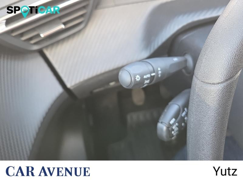 Used PEUGEOT 208 1.2 PureTech 75ch S&S Like 2021 Blanc Banquise (O) € 10990 in Yutz