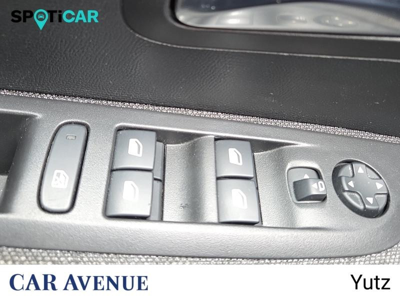 Used PEUGEOT 208 1.2 PureTech 75ch S&S Style 2021 Blanc Banquise (O) € 11990 in Yutz