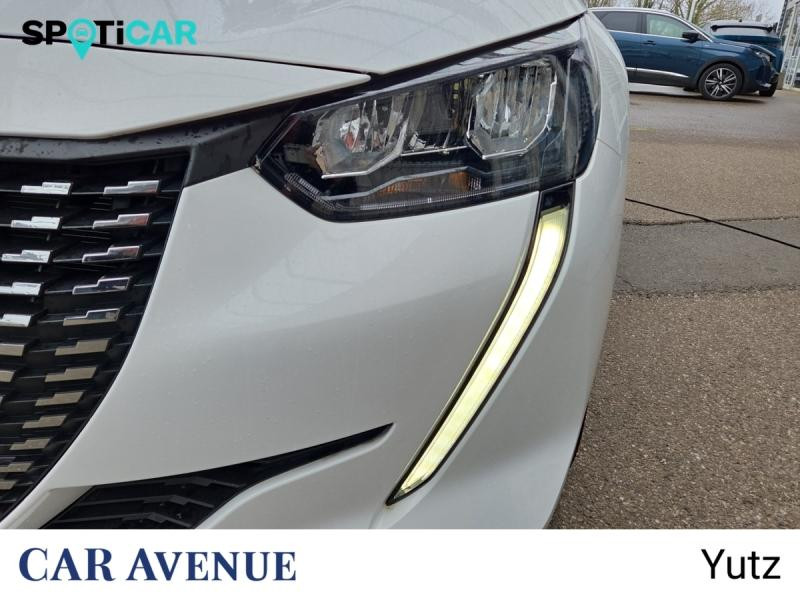 Used PEUGEOT 208 1.2 PureTech 75ch S&S Style 2021 Blanc Banquise (O) € 11990 in Yutz