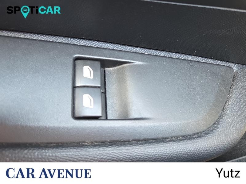 Used PEUGEOT 208 1.2 PureTech 75ch S&S Like 2021 Blanc Banquise (O) € 10990 in Yutz