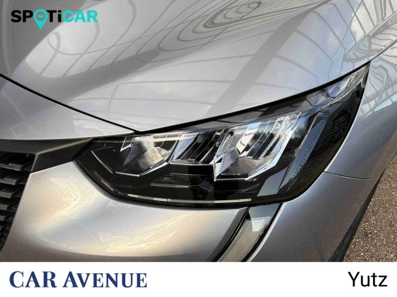 Used PEUGEOT 208 1.2 PureTech 100ch S&S Roadtrip EAT8 2021 Gris Artense (M) € 15490 in Yutz