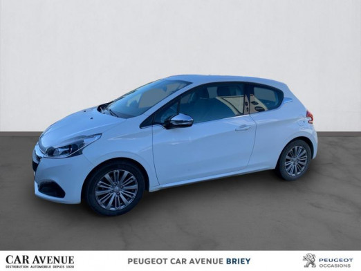Occasion PEUGEOT 208 1.2 PureTech 110ch Allure S&S 3p 2015 Blanc Banquise 10 990 € à Briey