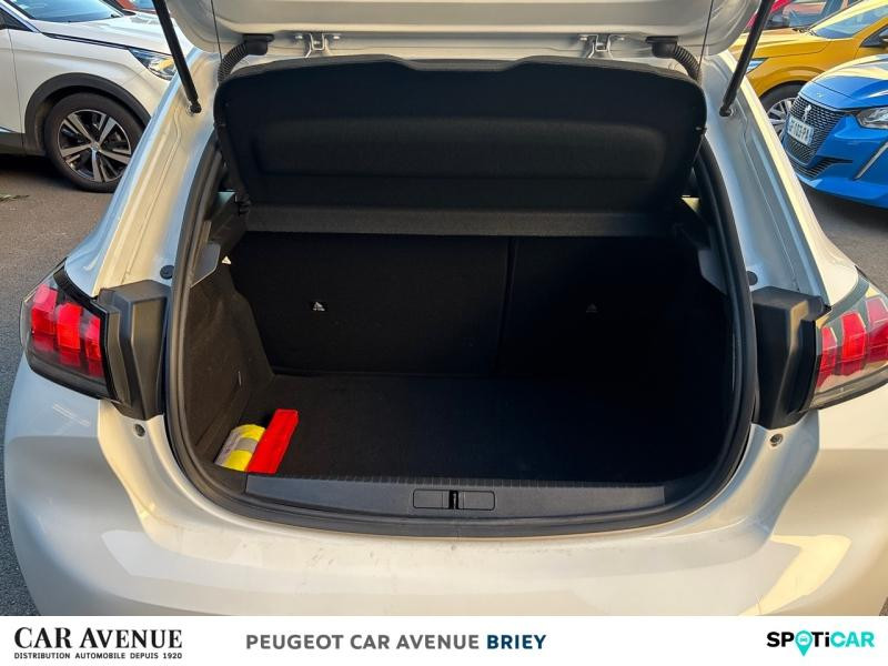Used PEUGEOT 208 1.5 BlueHDi 100ch S&S Active Pack 2023 Blanc Banquise (O) € 14490 in Briey