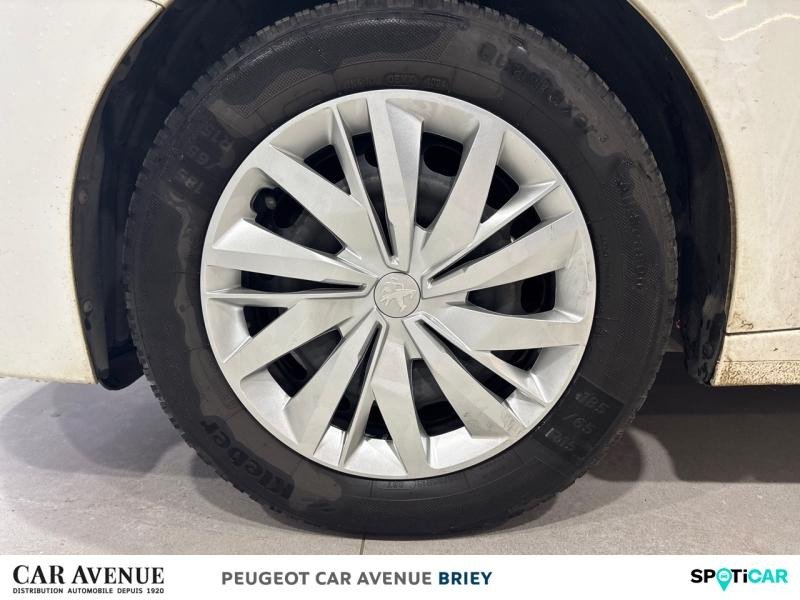 Used PEUGEOT 208 1.5 BlueHDi 100ch S&S Active Pack 2023 Blanc Banquise (O) € 14490 in Briey