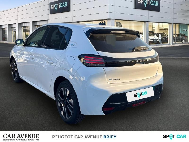 Used PEUGEOT 208 e-208 136ch Allure 2024 Blanc Banquise (O) € 33250 in Briey