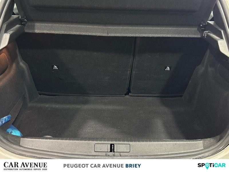 Used PEUGEOT 208 1.5 BlueHDi 100ch S&S Active Pack 2023 Blanc Banquise (O) € 14490 in Briey