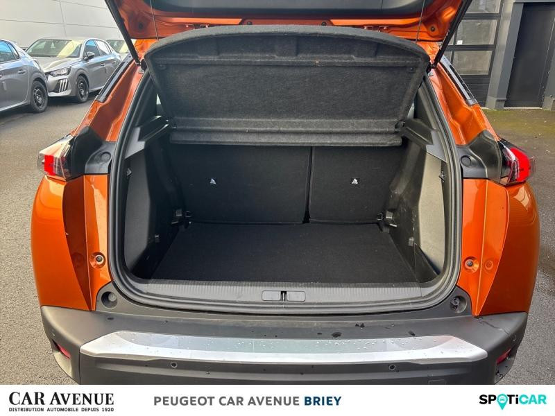 Used PEUGEOT 2008 1.2 PureTech 100ch S&S Active 2022 Orange € 16990 in Briey