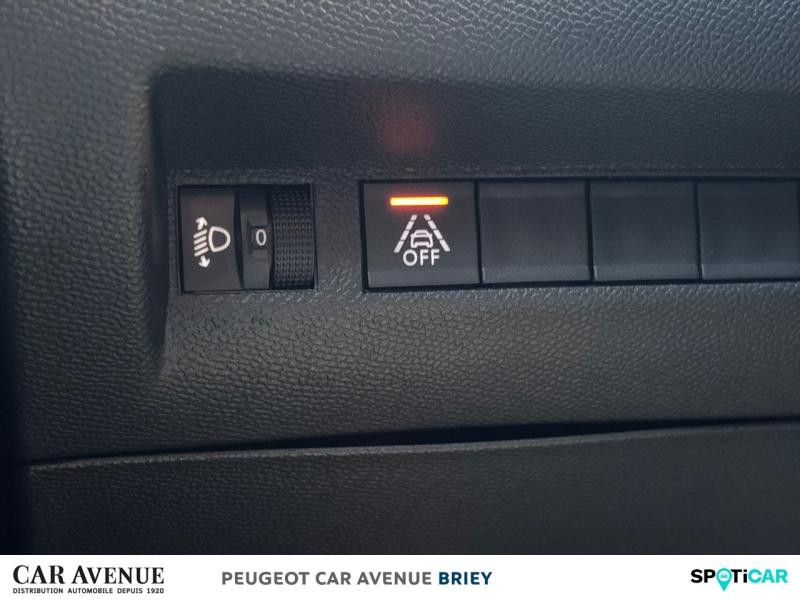 Used PEUGEOT 208 1.5 BlueHDi 100ch S&S Active Pack 2023 Blanc Banquise (O) € 14490 in Briey