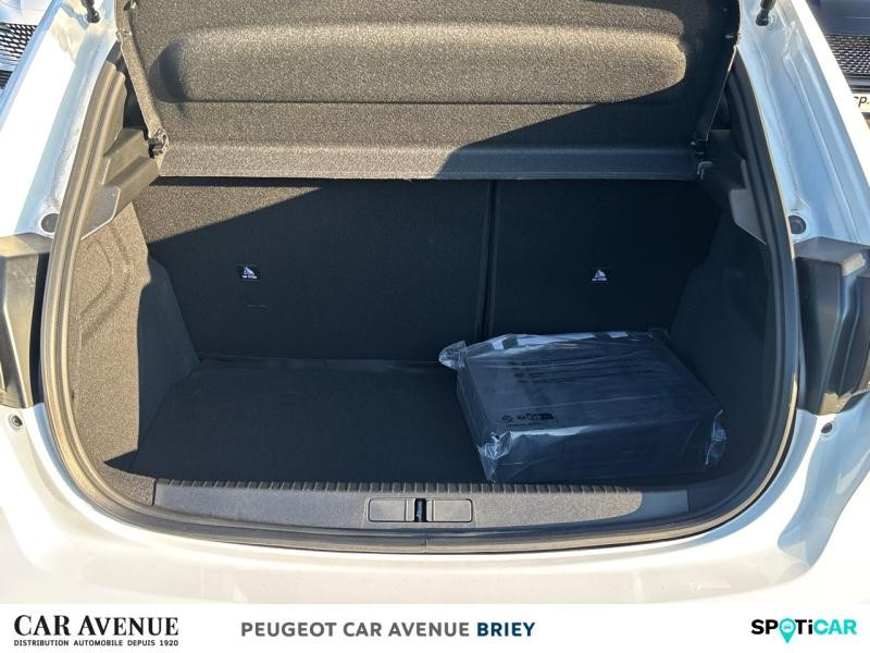 Used PEUGEOT 208 e-208 136ch Allure 2024 Blanc Banquise (O) € 33250 in Briey
