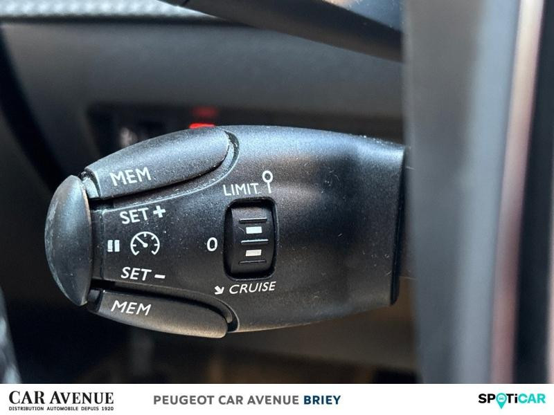 Used PEUGEOT 208 1.5 BlueHDi 100ch S&S Active Pack 2023 Blanc Banquise (O) € 14490 in Briey
