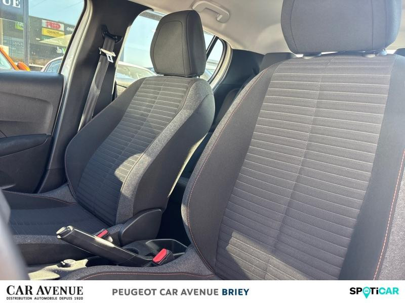 Used PEUGEOT 208 1.5 BlueHDi 100ch S&S Active Pack 2023 Blanc Banquise (O) € 14490 in Briey