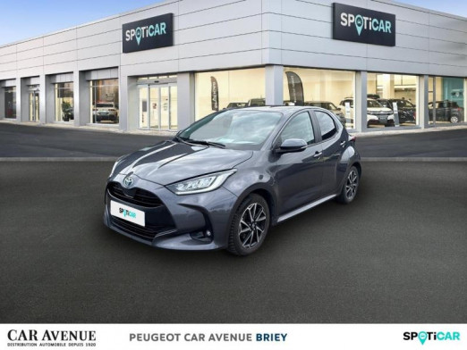 Used TOYOTA Yaris 116h Design 5p 2022 Gris Atlas (M) € 17,990 in Briey