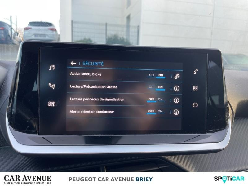 Occasion PEUGEOT 208 1.2 PureTech 100ch S&S Style EAT8 2022 Blanc Banquise (O) 15490 € à Briey