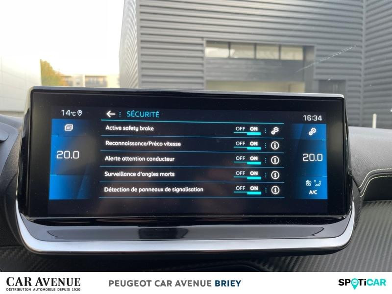 Occasion PEUGEOT 208 1.2 PureTech 100ch S&S GT EAT8 2021 Jaune 15490 € à Briey