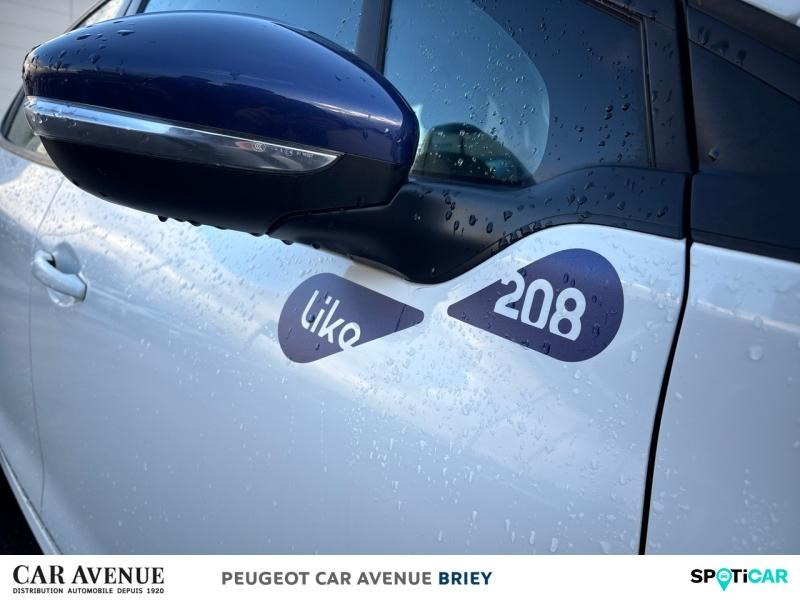 Occasion PEUGEOT 208 1.2 PureTech 68ch E6.c Like 5p 2019 Blanc Banquise 7990 € à Briey