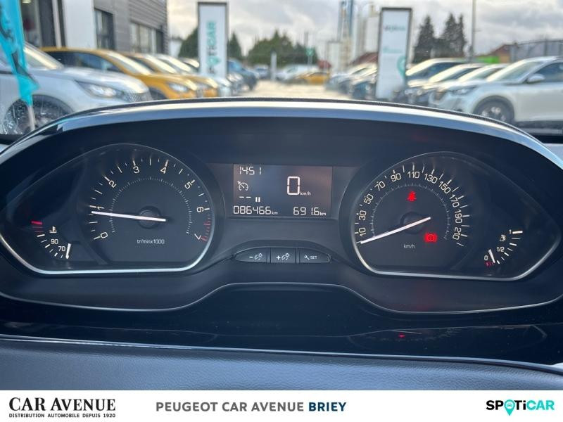 Occasion PEUGEOT 208 1.2 PureTech 68ch E6.c Like 5p 2019 Blanc Banquise 7990 € à Briey