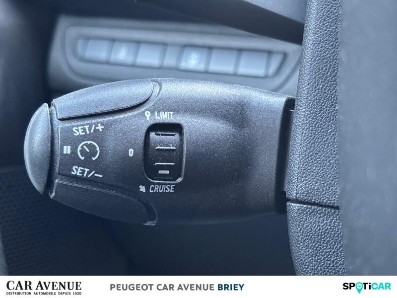 Occasion PEUGEOT 208 1.2 PureTech 68ch E6.c Like 5p 2019 Blanc Banquise 7990 € à Briey