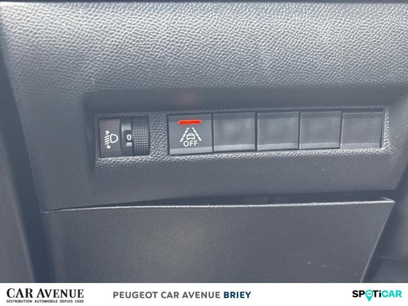 Occasion PEUGEOT 208 1.2 PureTech 100ch S&S Allure 2023 Bleu Vertigo (V) 14490 € à Briey