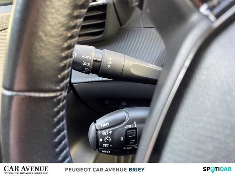 Occasion PEUGEOT 208 1.2 PureTech 100ch S&S Allure 2019 Noir Perla Nera 9490 € à Briey