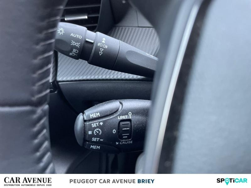 Occasion PEUGEOT 2008 1.2 PureTech 100ch S&S Style 2022 Blanc banquise (O) 14990 € à Briey