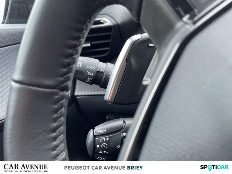 Used PEUGEOT 208 1.2 Hybrid 100ch Allure e-DCS6 2024 Gris Artense (M) € 19990 in Briey