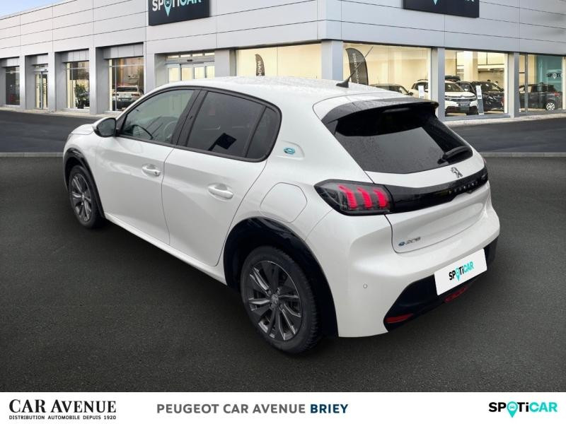 Used PEUGEOT 208 e-208 136ch Allure 2021 Blanc Banquise (O) € 14490 in Briey