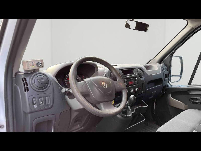 Used RENAULT Master Fg F3300 L2H2 2.3 dCi 110ch Confort - 10 825 € HT 2015 Blanc Glacier € 12990 in Briey