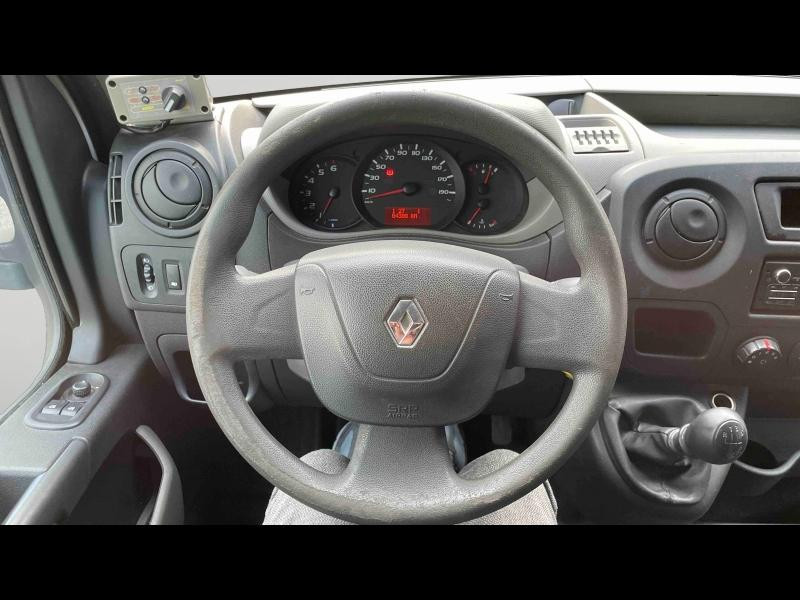 Used RENAULT Master Fg F3300 L2H2 2.3 dCi 110ch Confort - 10 825 € HT 2015 Blanc Glacier € 12990 in Briey