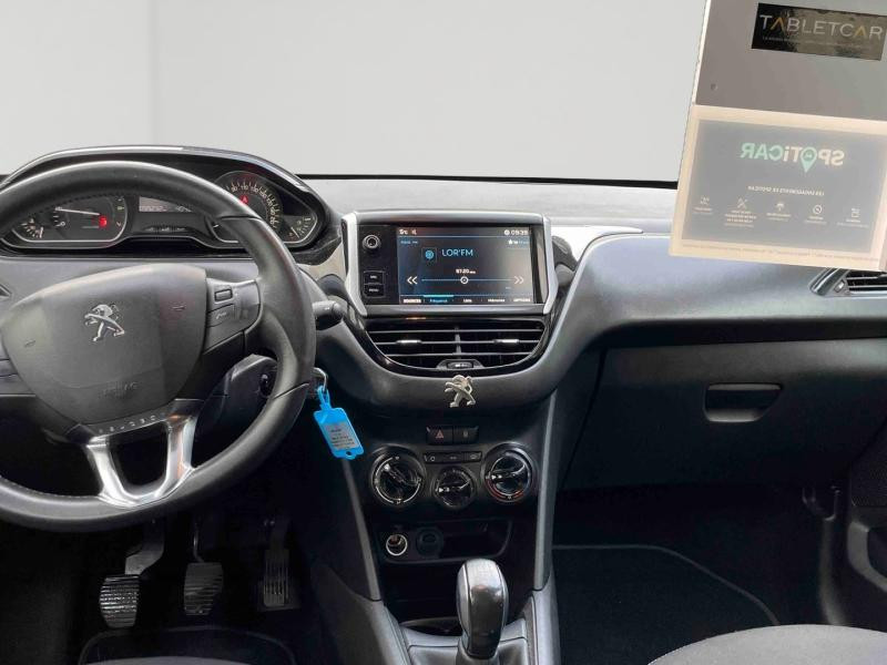 Used PEUGEOT 208 1.2 PureTech 82ch E6.c Signature 5p 2019 Blanc Banquise € 7990 in Briey