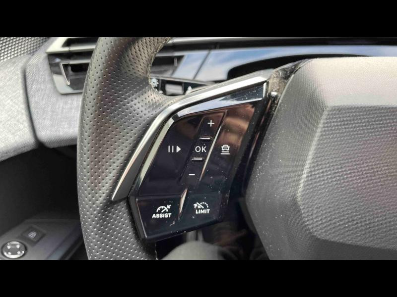 Used PEUGEOT 3008 1.2 Hybrid 136ch GT e-DCS6 2024 Blanc Okénite (M) € 32990 in Briey