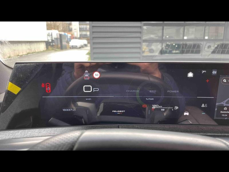 Used PEUGEOT 3008 1.2 Hybrid 136ch GT e-DCS6 2024 Blanc Okénite (M) € 32990 in Briey