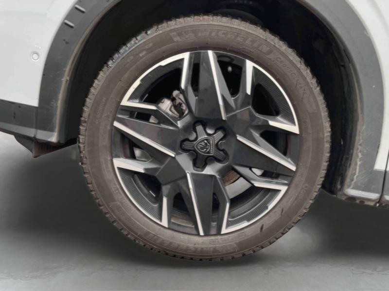 Used PEUGEOT 3008 1.2 Hybrid 136ch GT e-DCS6 2024 Blanc Okénite (M) € 32990 in Briey